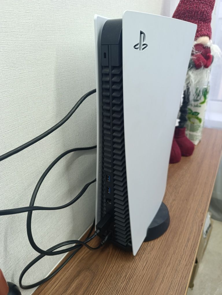 Sony PlayStation 5 ( два джойстика )