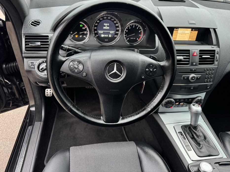 Mercedes Benz C200 1.8 automat з Швейцарії