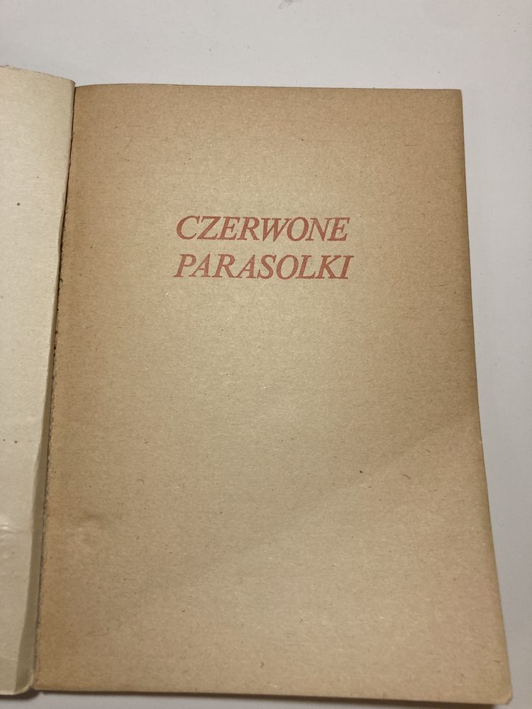 Czerwone Parasolki- Kelvin Lindemann