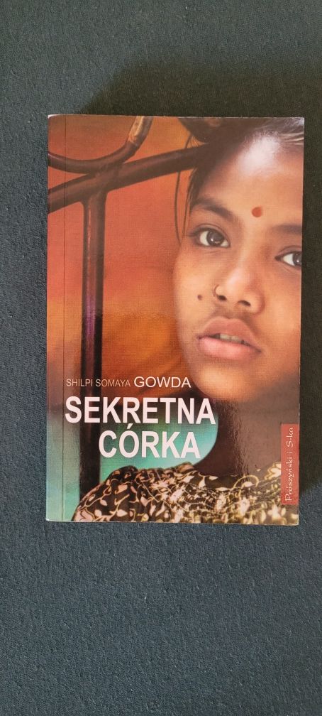 Książka Sekretna córka- Gowda
