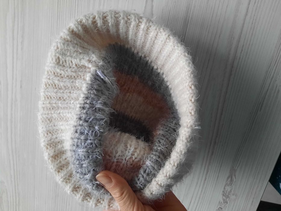 Шапка перчатки для девочки даром