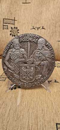 Medal Millenium Poloniae  wykonany przez artystę M. Chojnackiego