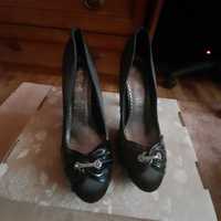 Buty damskie na obcasie r. 39