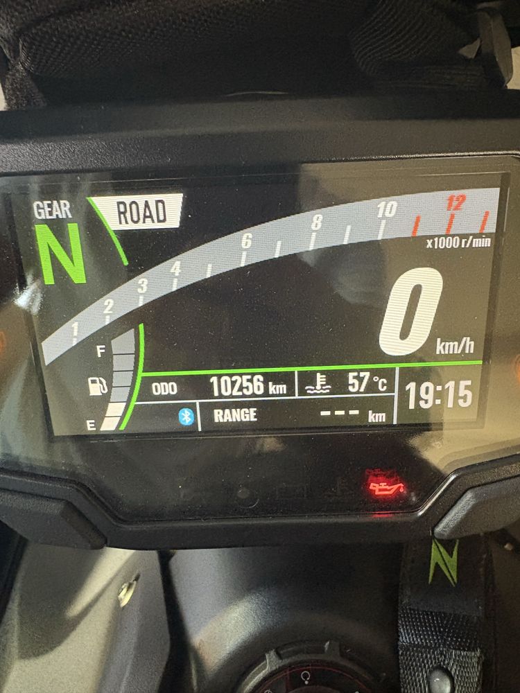 kawasaki Z900 ano 2023