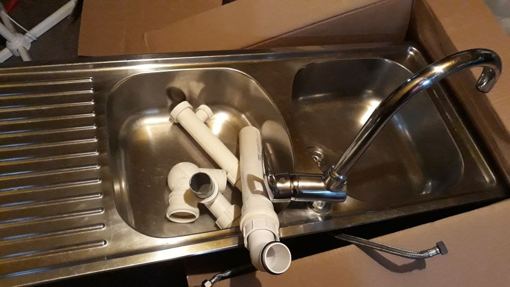 Zlewozmywak nablatowy dwukomorowy  że stali nierdzewnej