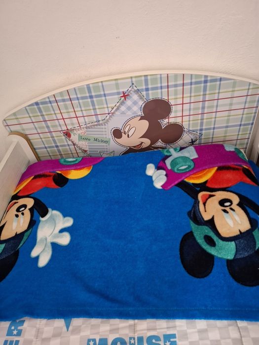 Cama Mickey c/colchão e traves laterais