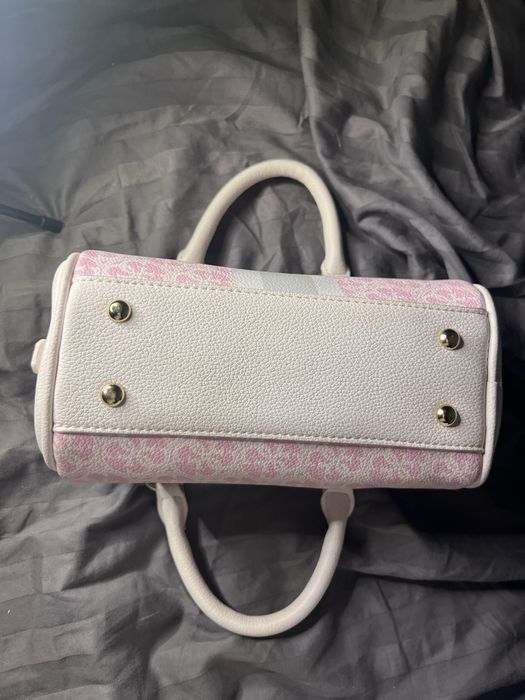 Рожева сумка guess