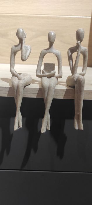 Figurki rzeźby design kamień
