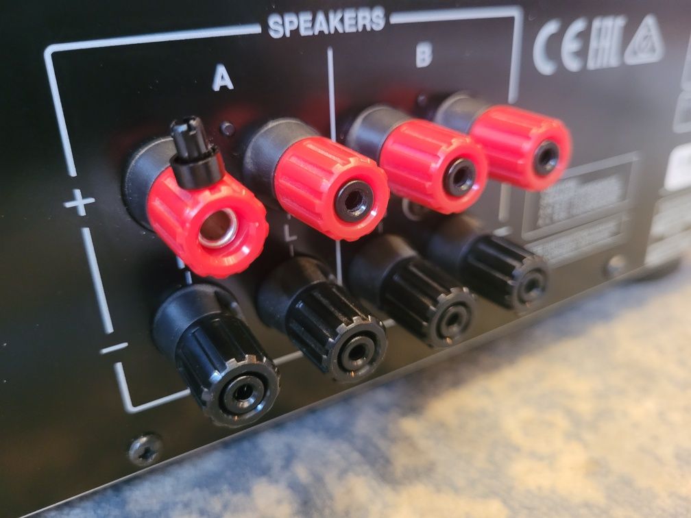 Amplituner stereo Onkyo TX-8130