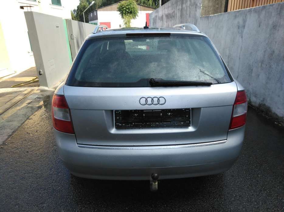 Audi A4 2.5Tdi 180cv quattro para peças