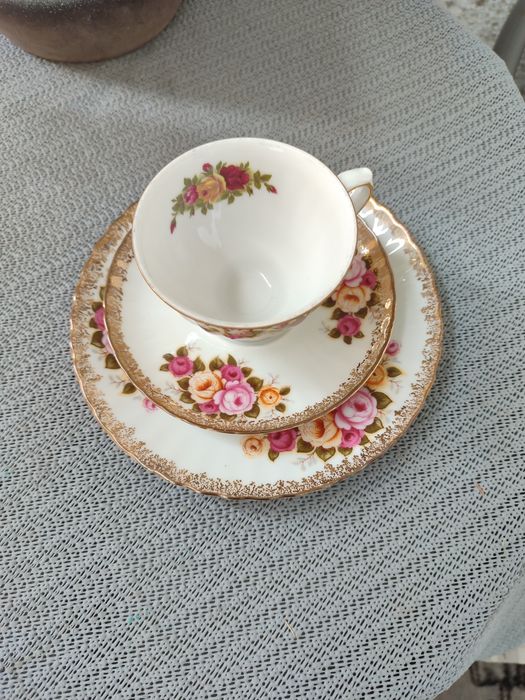 Фарфоровые чашки