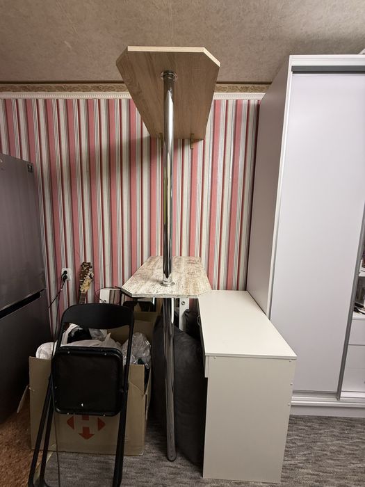 Барная стойка плюс высокий стул