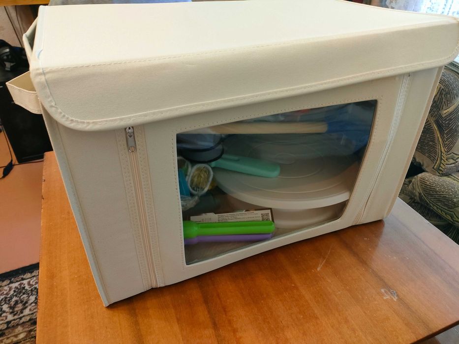 Корзина для дому із наповненням