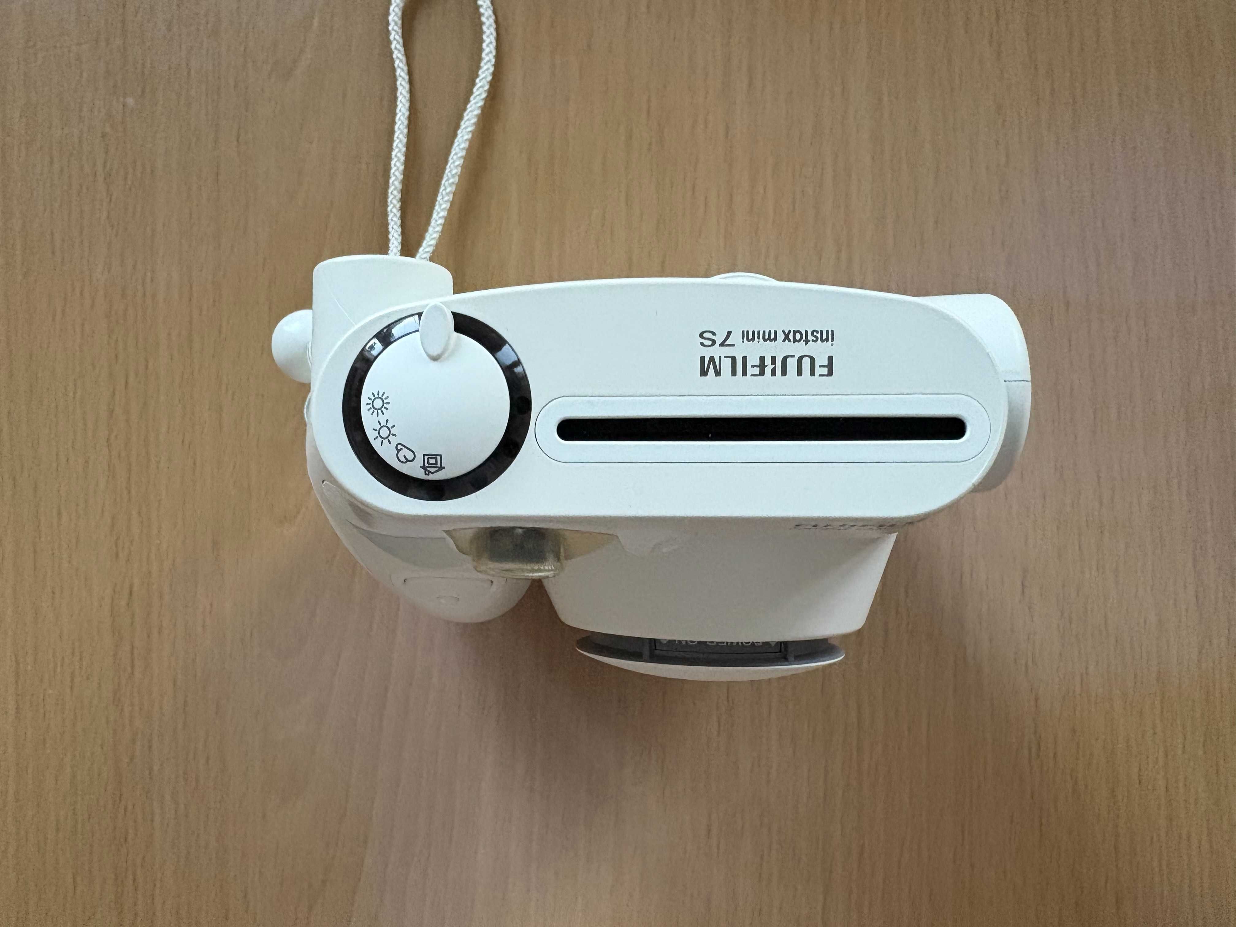 Instax Mini 7s – biały aparat natychmiastowy Fujifilm