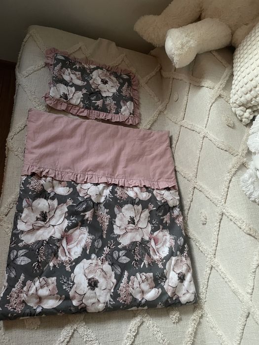 Sprzedam komplet poscieli.