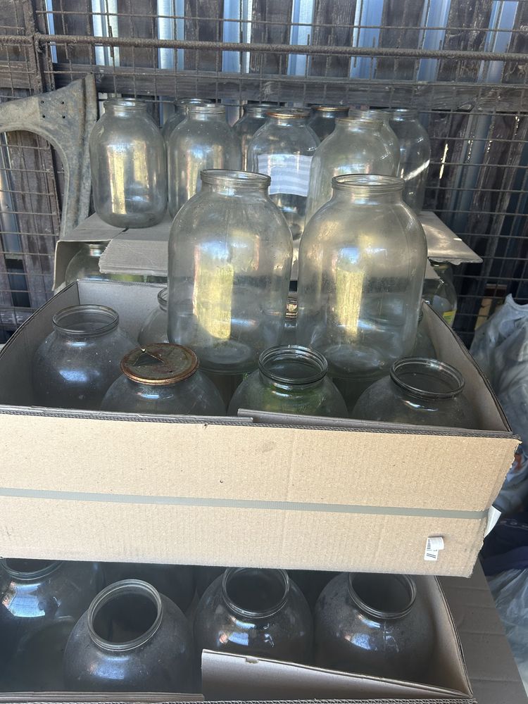 Продам банки 3л та 0,7л