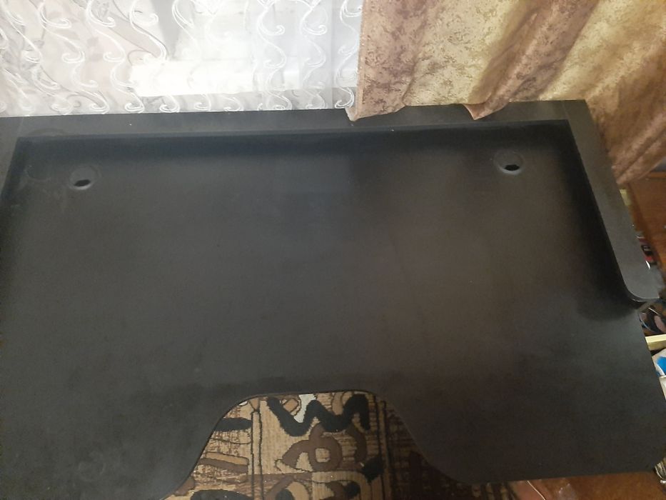Продаю стіл 1.5 метр