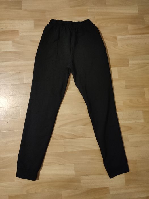 Продам черные спортивные штаны весна -осень женская новая р S-44
