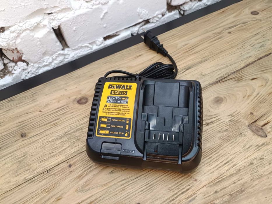 Зарядка DeWalt DCB115  20V з США Оригінал 220V