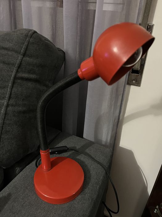 Candeeiro de secretária vermelho