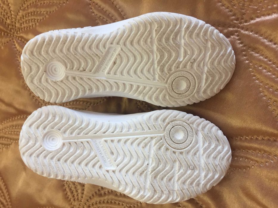 Кросівки Decathlon: сині – 16см, білі – 16,5см. Ціна за одну пару