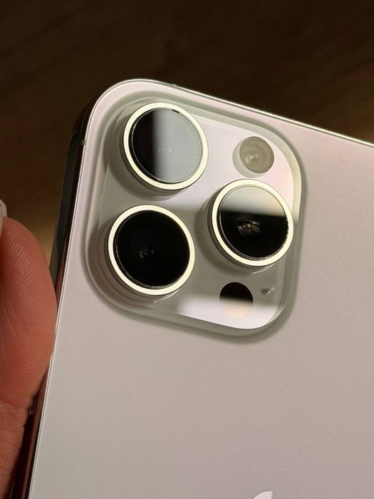 iphone 16 Pro Max White Titan 256 GB E-Sim , 96% акамулятор