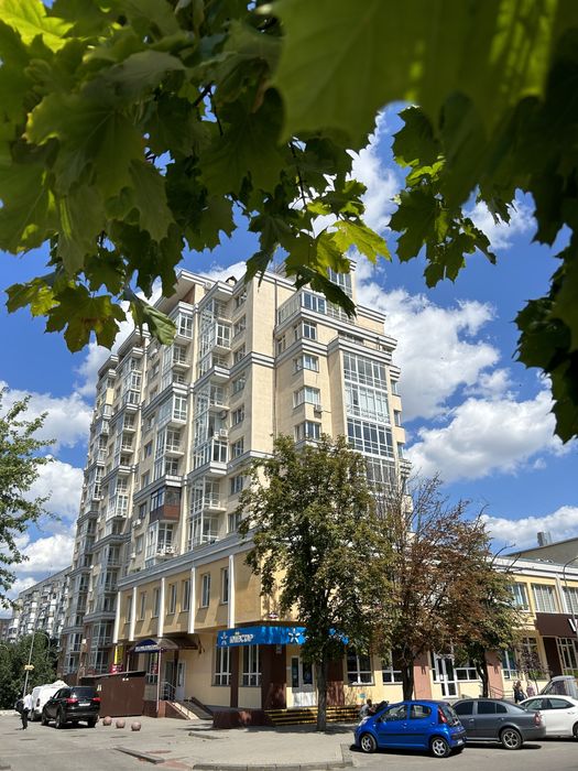 Власник Продам  3х кімнатну квартиру Європейська 31а