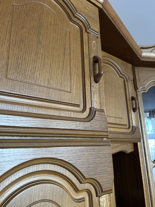 Meblościanka z witryną 265 cm fornirowana