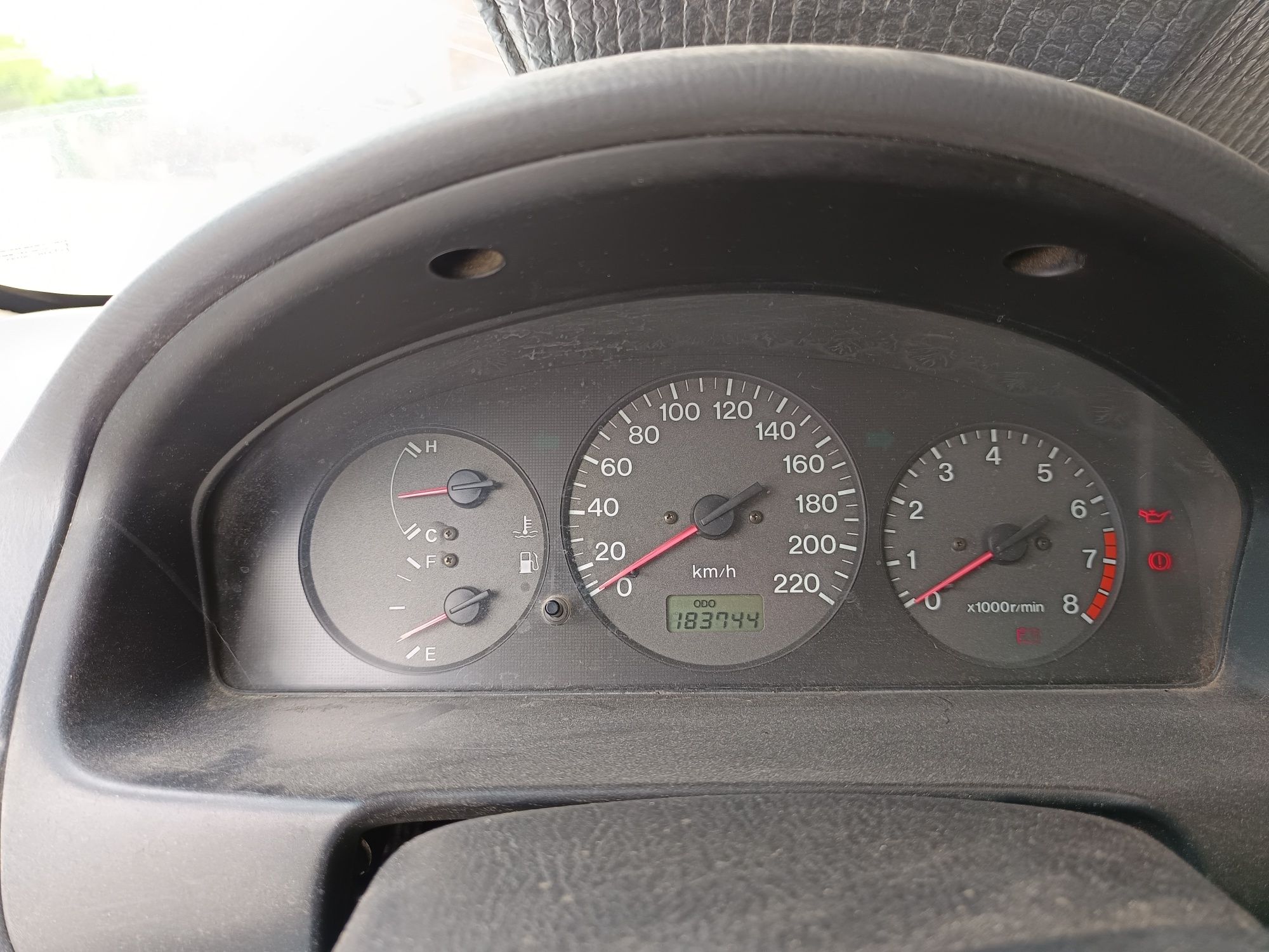 Vendo Mazda 323f a gasolina