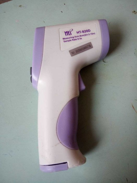 Термометр інфрочервоний / инфрокрасный.