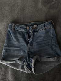 Krótkie jeansowe spodenki