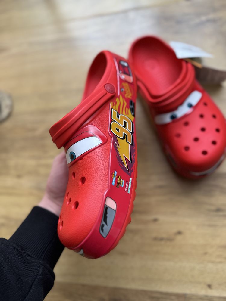 Crocs x Молния Маквин шлепки