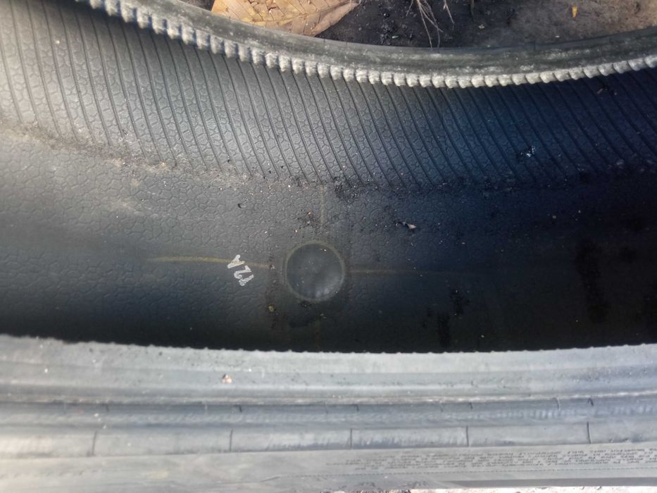 Зимова гума barum 235 60 18