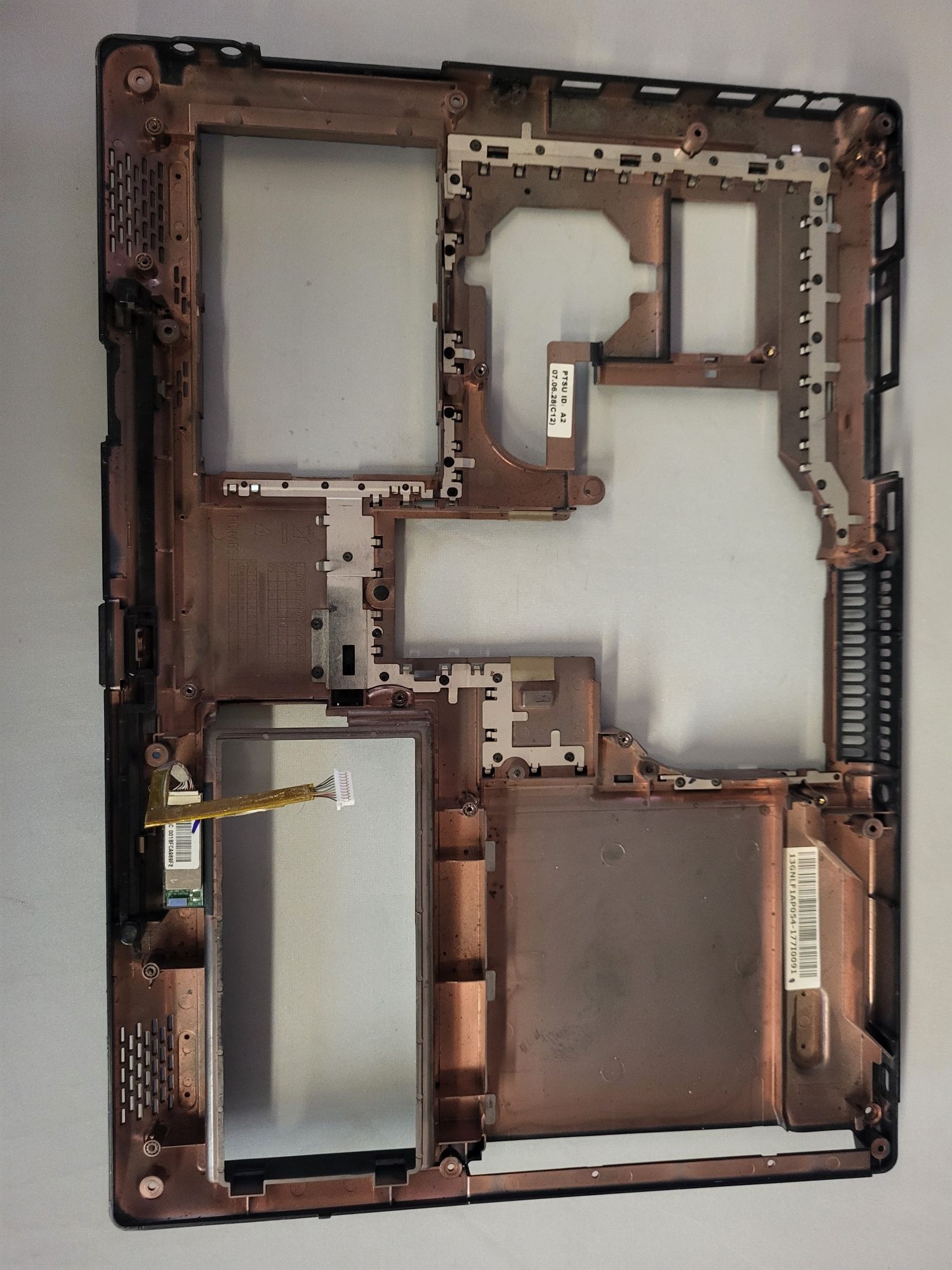 Sprzedam dolną obudowę do laptopa Asus F5R.