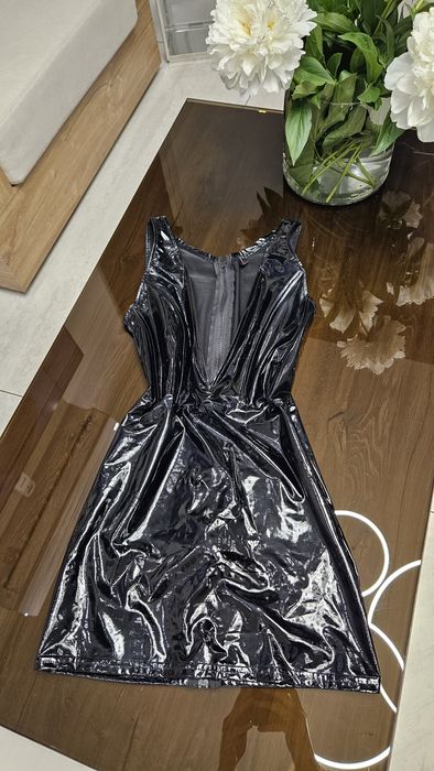 Лакована сукня з сексуальним декольте D&A Променева Емілія Чорний XS/S