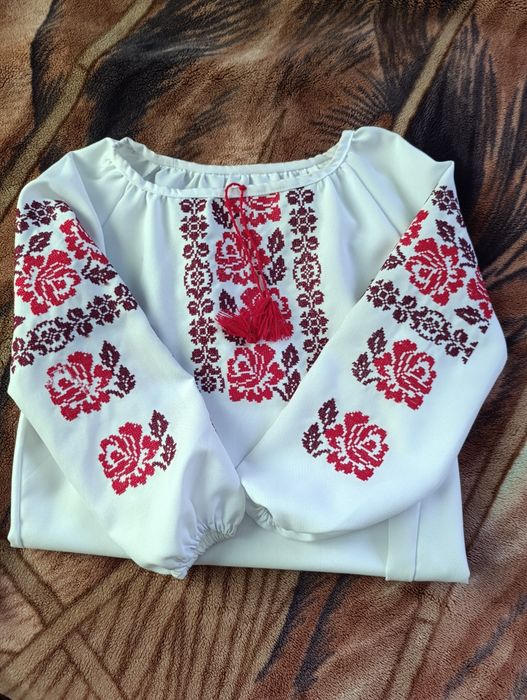 Вишита сорочка на дівчинку