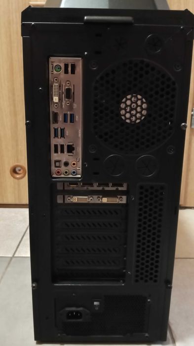 Komputer stacjonarny i5-4460, GTX 960, 16 GB RAM
