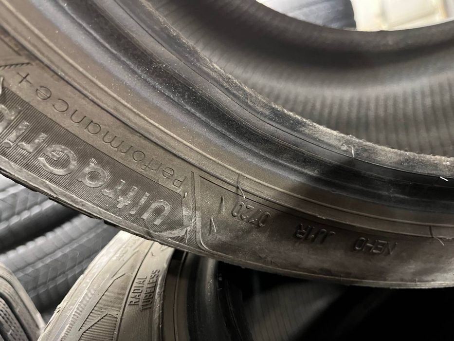 Комплект зимової гуми 235/45/18,  Goodyear