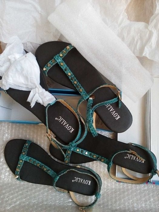 сандалии женские через палец на плоской подошве 41 р., цена за 2 пары!