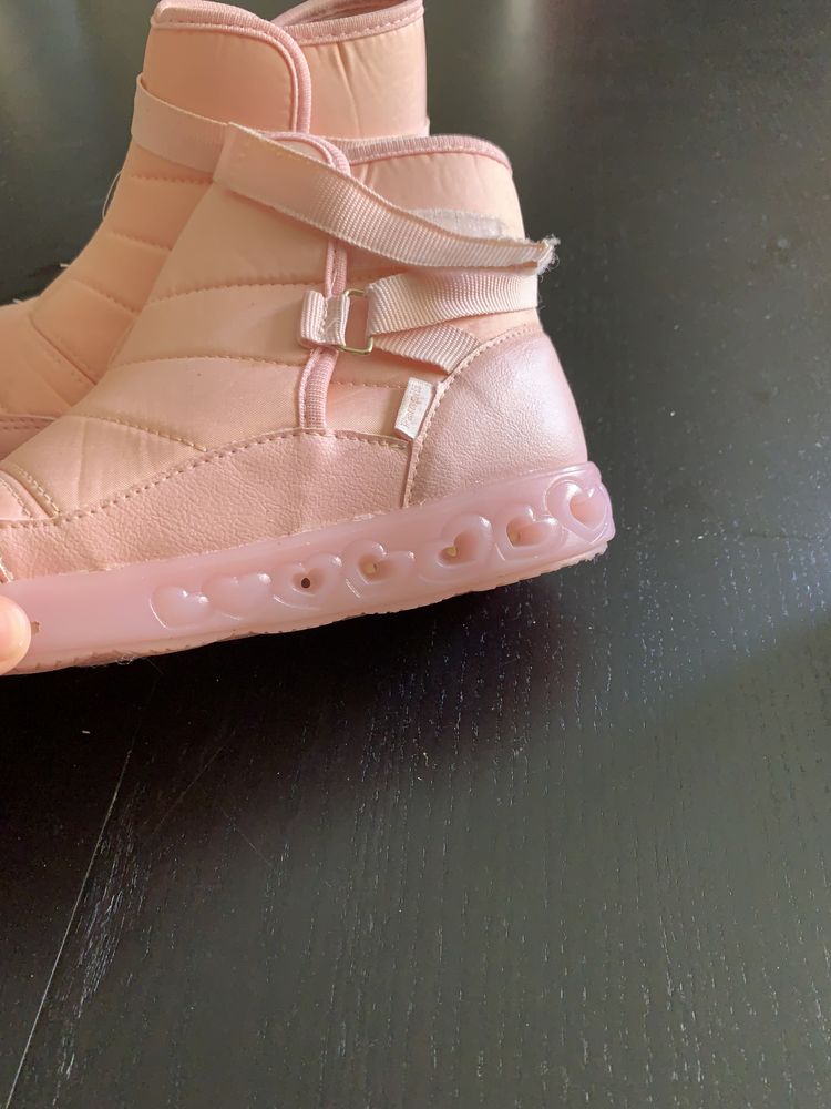 Bota tam 34 COM LUZES