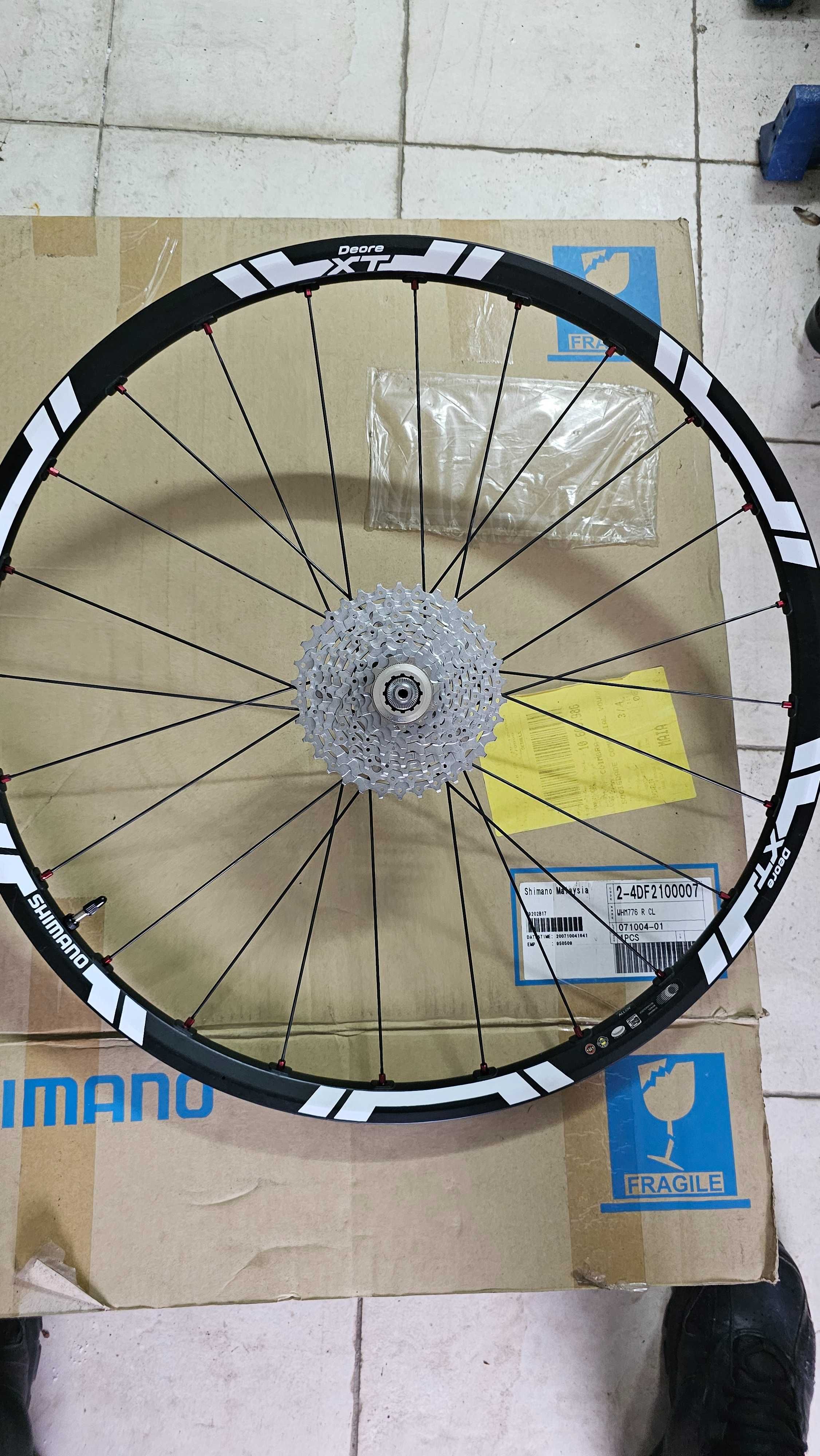 material shimano e rockshox btt novo em caixa