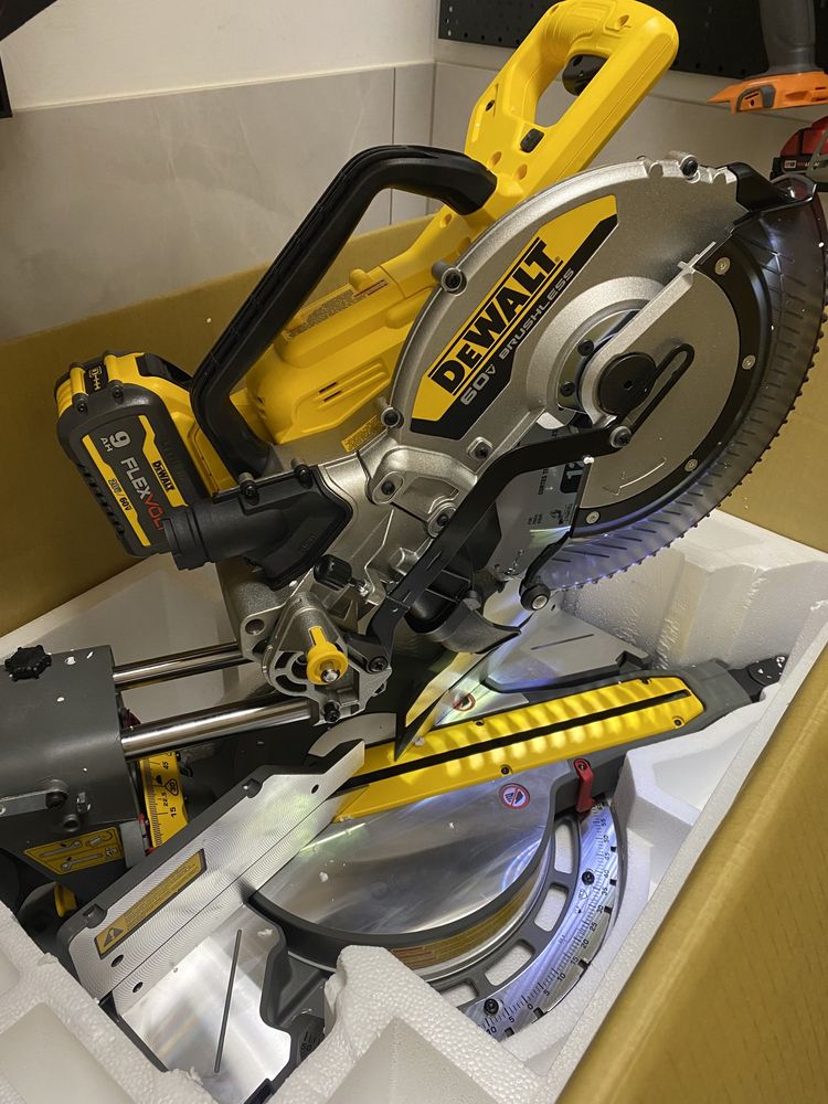 DeWALT DCS781 60VMAX FLEXVOLT 305mm торцювальна пила збірка для США