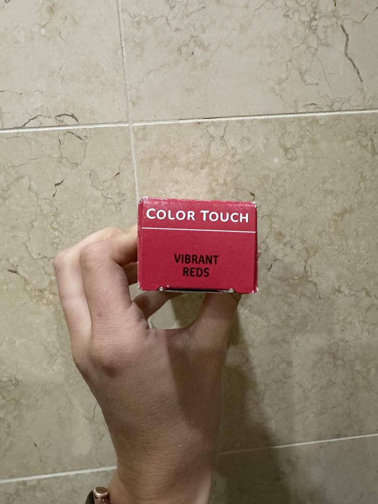 Wella Color Touch półtrwała farba do włosów 6/4 Vibrant Red