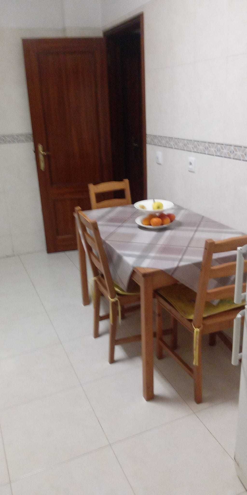 Aluga-se quarto no Montijo