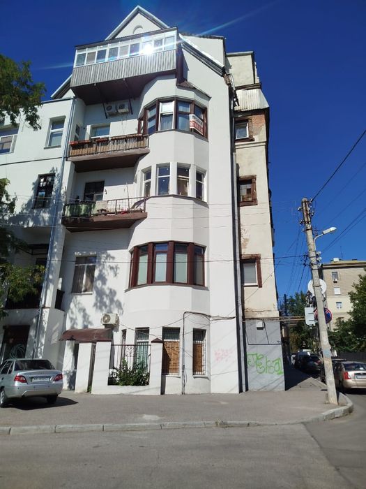 Продам 5ти комн кВ в Центре города!