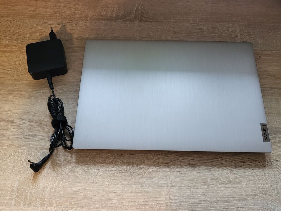 Laptop lenovo ideapad 3 ryzen 5 3500u vega8 2gb