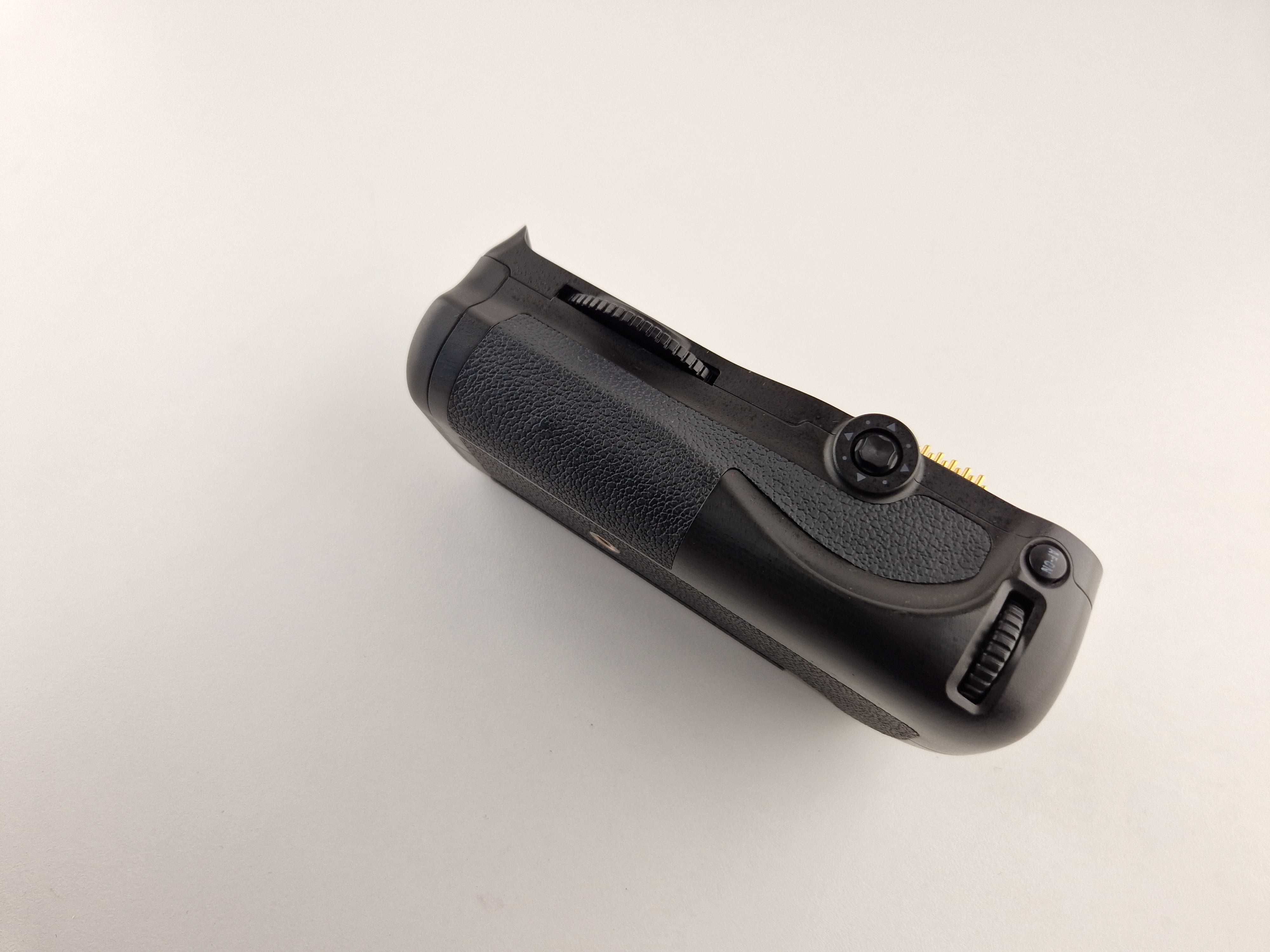 Battery Pack Grip Meike do Nikon D300, D300S, D700 - jak nowy