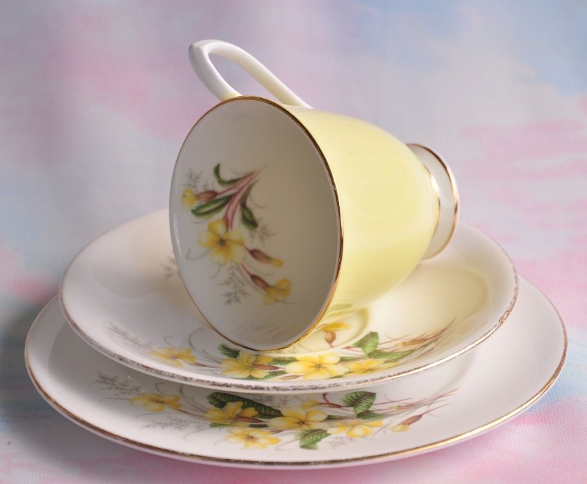 zestaw śniadaniowy porcelana Royal Albert