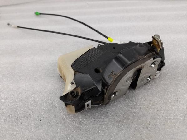 Fechadura / fecho porta frente direito TOYOTA Yaris (_P9_)