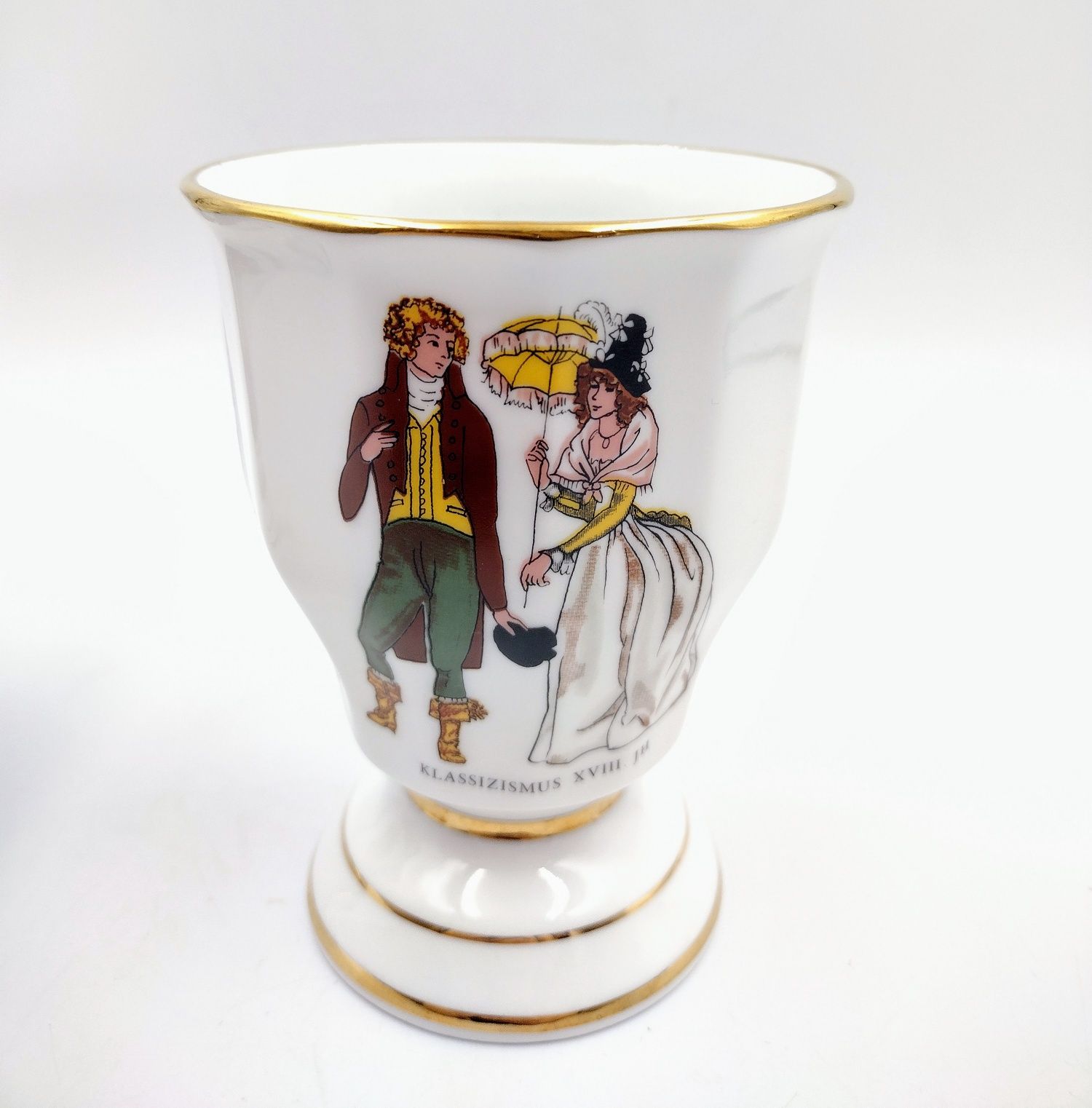 Puchary goblety kufel porcelanowy historyzm stroje epokowe antyk retro